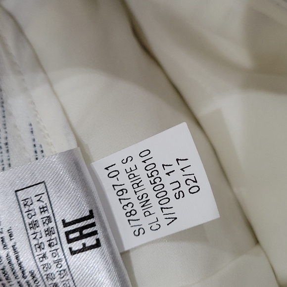 Banana Republic Pinstripe Shorts Size 2 - Picture 7 of 7